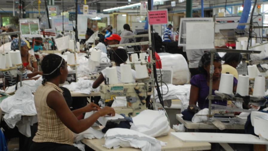 Universitarios dominicanos con menos empleos que los analfabetos, según estudio