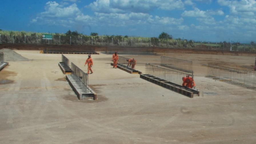 El Gobierno aún busca el dinero para construir la central a carbón El Gobierno aún busca el dinero para construir la central a carbón