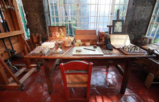 Frida Kahlo, icono comercial y mito de arte mexicano a 60 años de su muerte