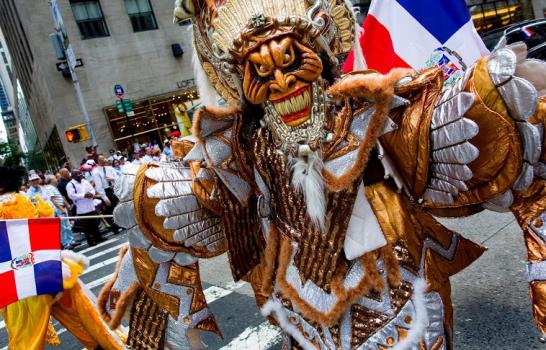 Alcalde de NY planta a millares de dominicanos en desfile de Manhattan