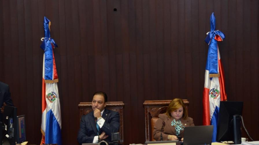 Cámara de Diputados licita seis compras de 1,113 en quince meses