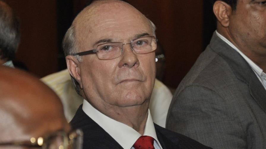 Hipólito rectifica posición sobre impuestos a compras por Internet Hipólito rectifica posición sobre impuestos a compras por Internet