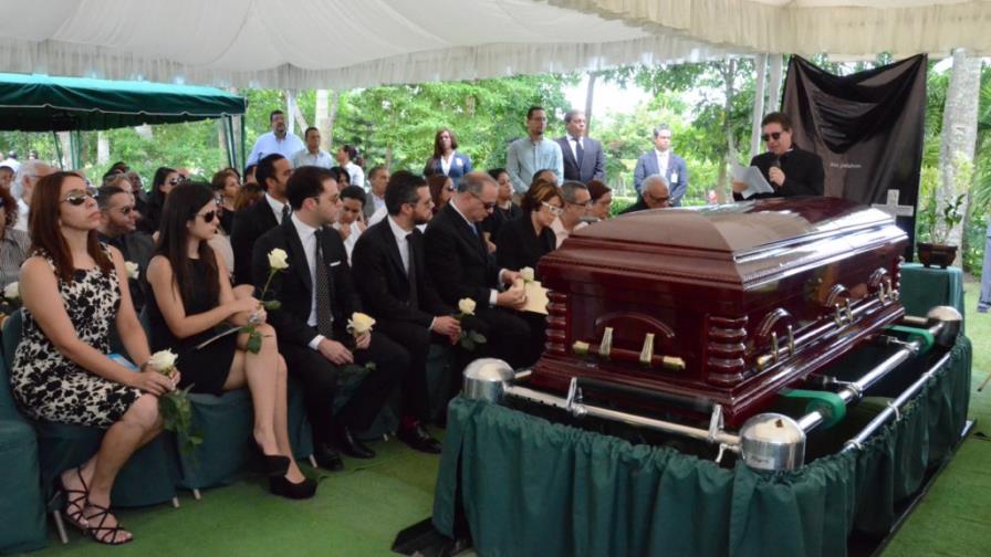 Adiós papi Yaqui, la alfombra roja te espera” Adiós papi Yaqui, la alfombra roja te espera”