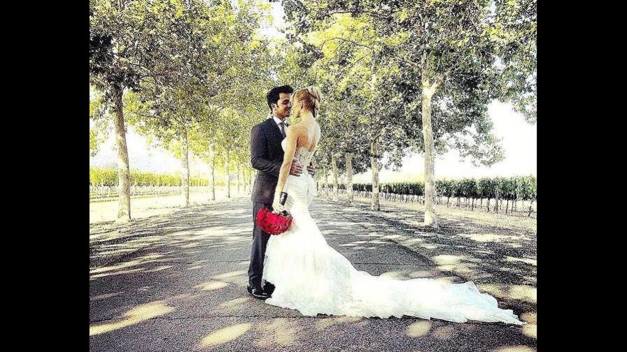 Luis Fonsi contrae matrimonio con Águeda López