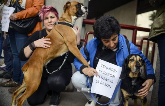 Crece la polémica política en España por la crisis del ébola