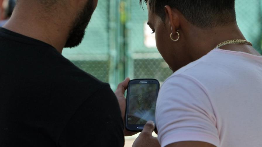 Los cubanos podrán contratar más de una línea de telefonía móvil
