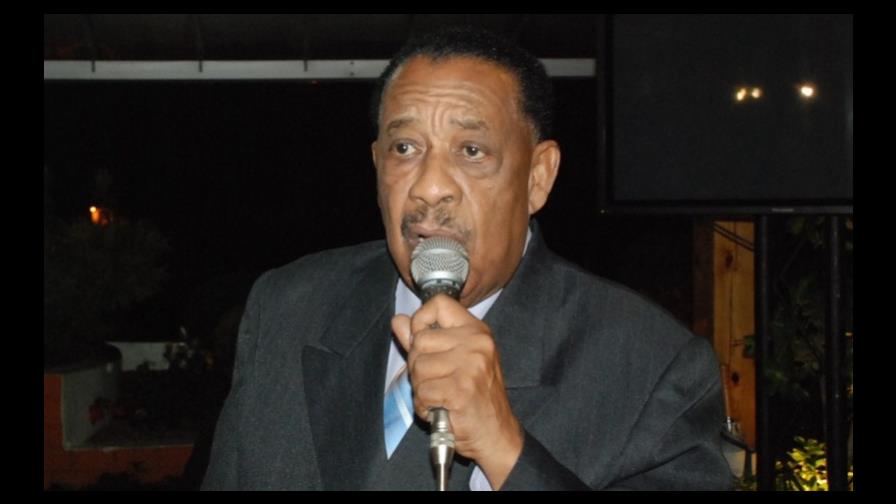 Restos del cantante Francis Santana, velados en la Funeraria Blandino