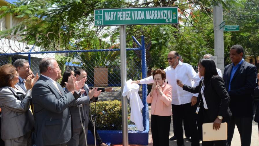 Rotulan una calle con el nombre de Mary Pérez de Marranzini Rotulan una calle con el nombre de Mary Pérez de Marranzini