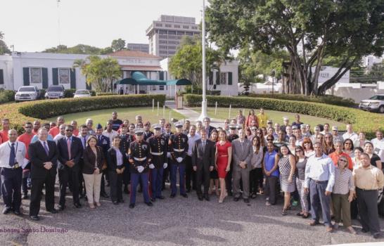 EE.UU. cierra con acto solemne antigua instalaciones de embajada