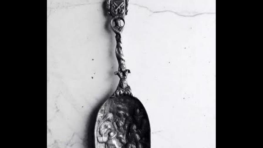 Encuentran una rara medalla en mina de ámbar de Hato Mayor Encuentran una rara medalla en mina de ámbar de Hato Mayor