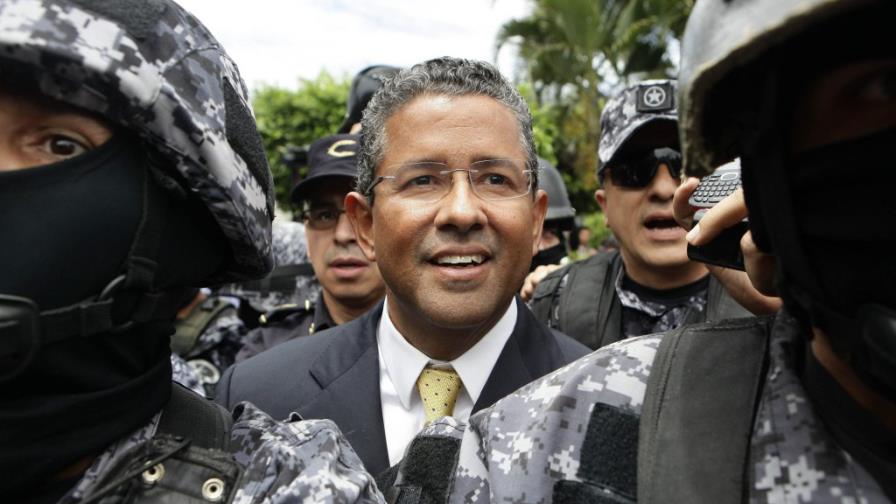 Expresidente salvadoreño acusado de corrupción podrá seguir en hospital