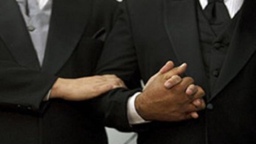 Jueza del Supremo de EEUU bloquea temporalmente el matrimonio gay en Kansas