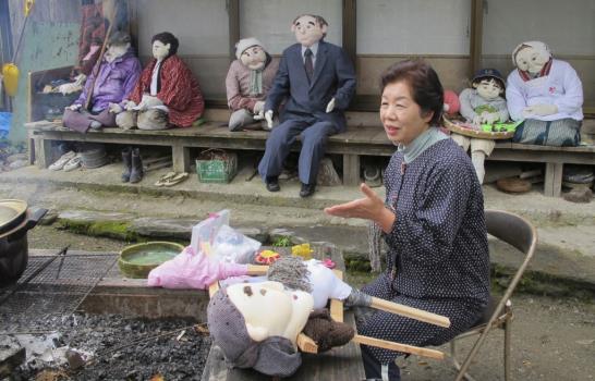 Los maniquíes superan a la gente en pueblo nipón