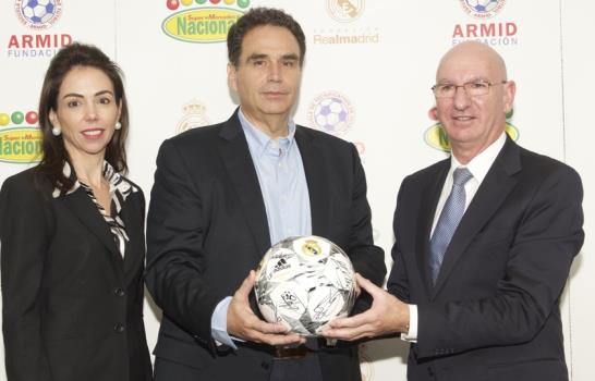 Supermercado Nacional firmó acuerdo con la Fundación Real Madrid de fútbol