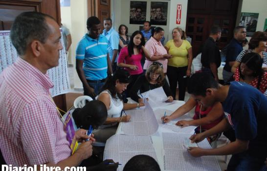 En Santo Domingo se votó con orden y alto activismo político