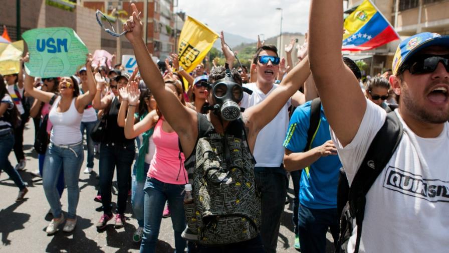 Opositores venezolanos llaman a asumir la protesta en la calle como un deber