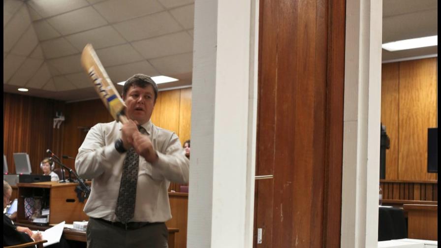 Fotos de rastro de sangre en casa de Oscar Pistorius