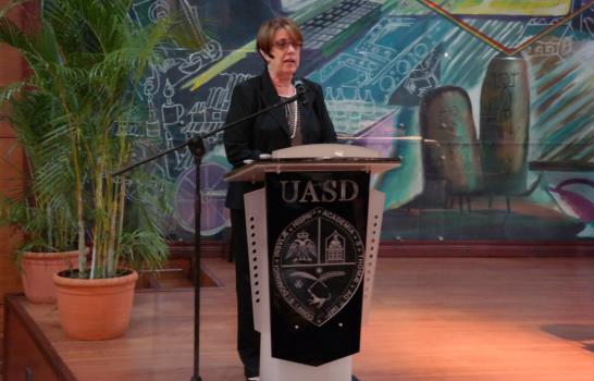 Rinden homenaje al doctor Guarocuya Batista del Villar