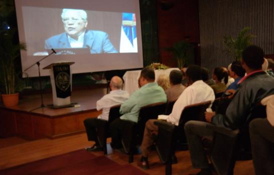 Rinden homenaje al doctor Guarocuya Batista del Villar