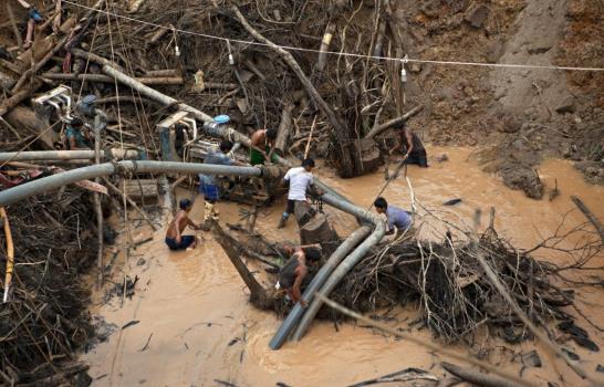 Mineros peruanos temen persecución