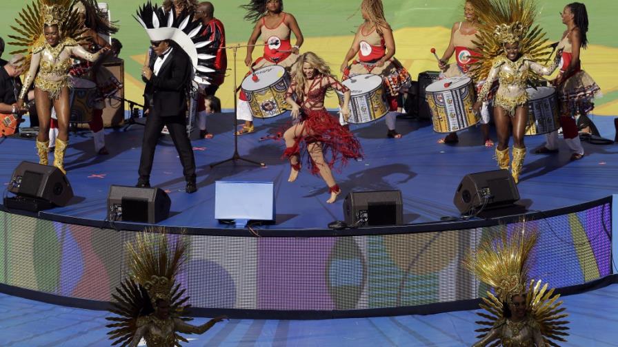 Shakira enciende el Maracaná en una fiesta de clausura con mucha samba