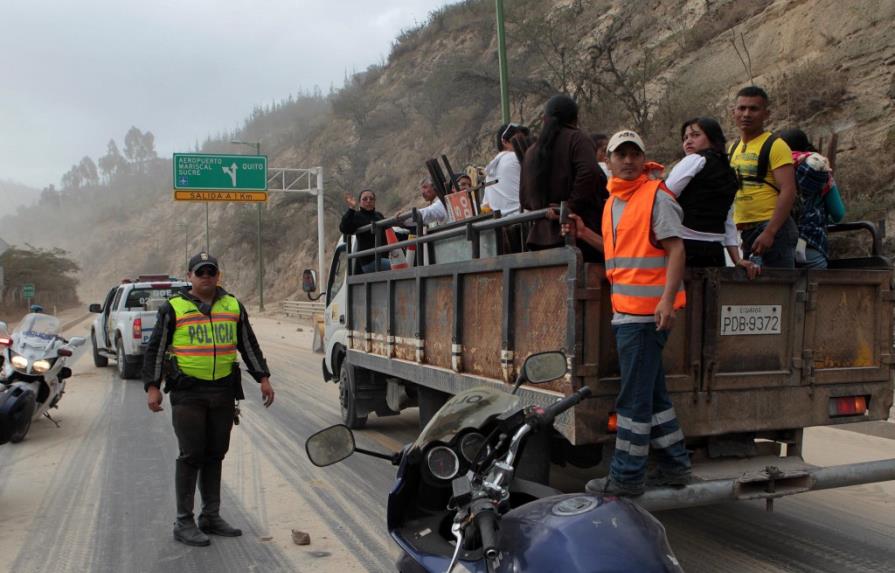 Dos muertos y cuatro desaparecidos tras sismos en Ecuador