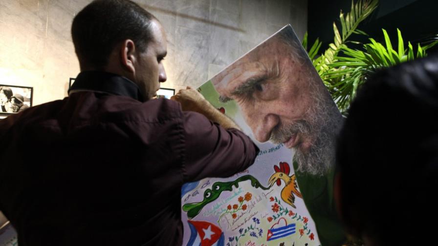 Fidel Castro cumple 88 años ausente en homenajes y ensalzado por oficialismo Fidel Castro cumple 88 años ausente en homenajes y ensalzado por oficialismo