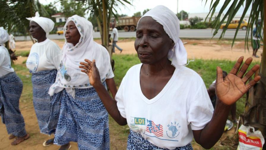 Estados Unidos hace pruebas de ébola a turistas que llegan con síntomas