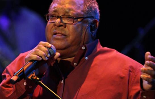 Víctor Manuel festeja 50 años en la música