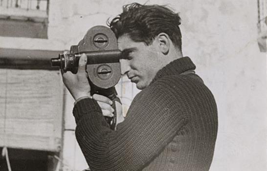 Un cómic camina tras las huellas de Robert Capa en el Desembarco de Normandía