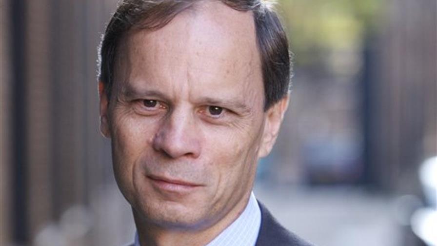 Francés Jean Tirole gana Nobel de Economía