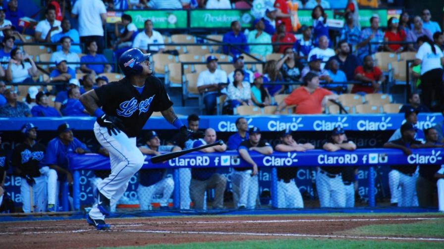 Sencillos Jiménez y Hernández dan la victoria a los Tigres del Licey Sencillos Jiménez y Hernández dan la victoria a los Tigres del Licey