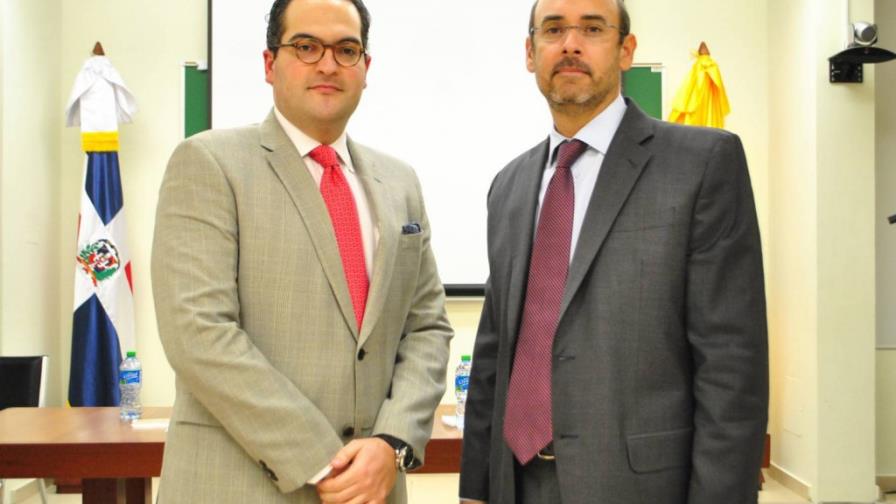 Entre enero y agosto se vendieron en el país 516 mil cajas de ron sin declarar impuestos Entre enero y agosto se vendieron en el país 516 mil cajas de ron sin declarar impuestos