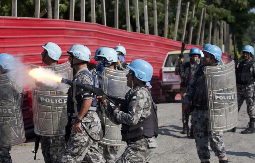Soldados de la ONU enfrentan a manifestantes en Haití