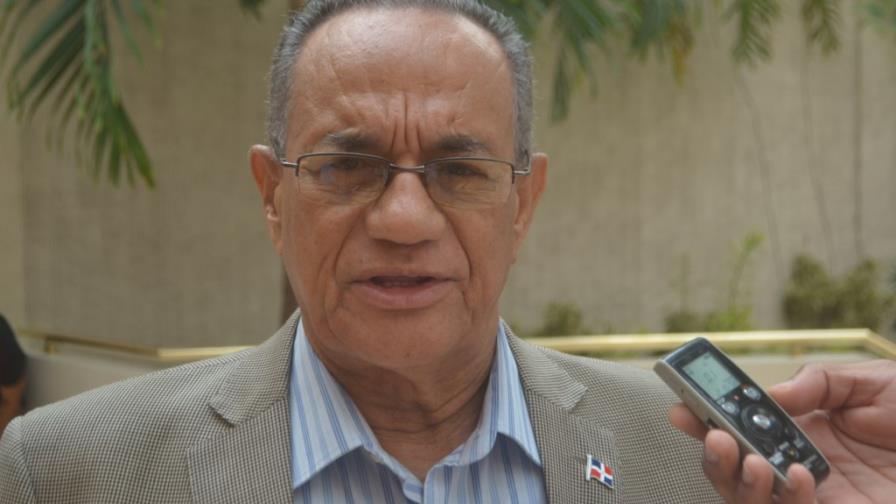 Plantea que las prestaciones se depositen en un banco