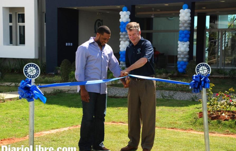 Los Marineros abren una moderna academia en Boca Chica