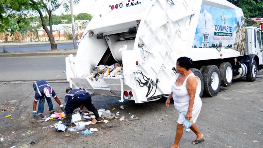 La empresa de Puerto Rico recoge 1,455 toneladas de basura en Santiago