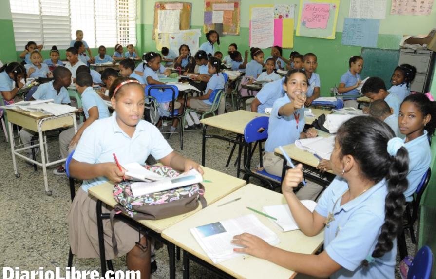 La falta de aulas dificulta la labor de la escuela Colombina Canario