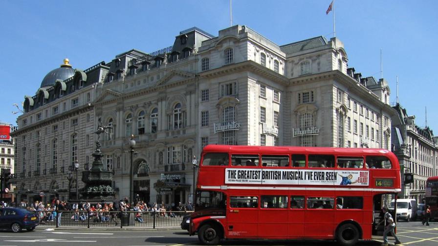 Los autobuses rojos de Londres, de la ciudad al frente de la I Guerra Mundial Los autobuses rojos de Londres, de la ciudad al frente de la I Guerra Mundial