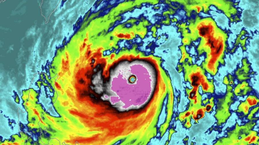 El centro de actividad de los ciclones se desplaza del trópico a los polos El centro de actividad de los ciclones se desplaza del trópico a los polos
