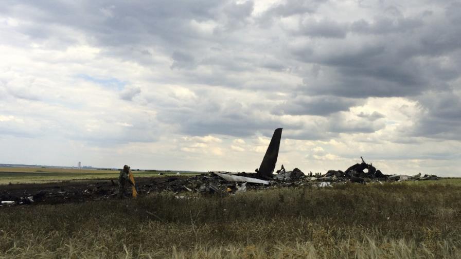 Ucrania confirma la muerte de 54 soldados al derribar su avión los prorrusos