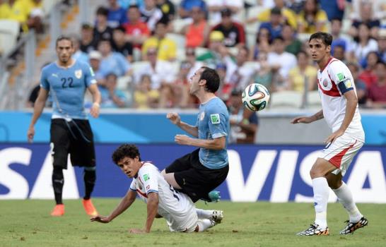 Costa Rica sorprende a Uruguay y lo vence 3-1 en el Mundial de Fútbol