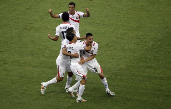 Costa Rica sorprende a Uruguay y lo vence 3-1 en el Mundial de Fútbol