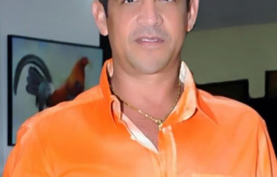 Ángel Santana camina firme a Gallero del Año