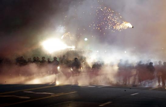 Disturbios y arrestos en cuarto día de protesta racial en EEUU