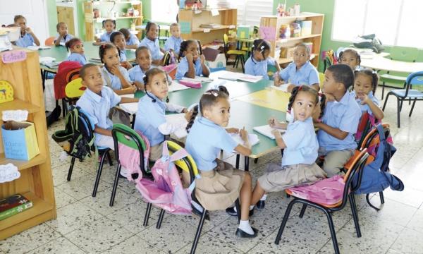 Ministerio de Educación dice que garantiza cupo para todos los estudiantes