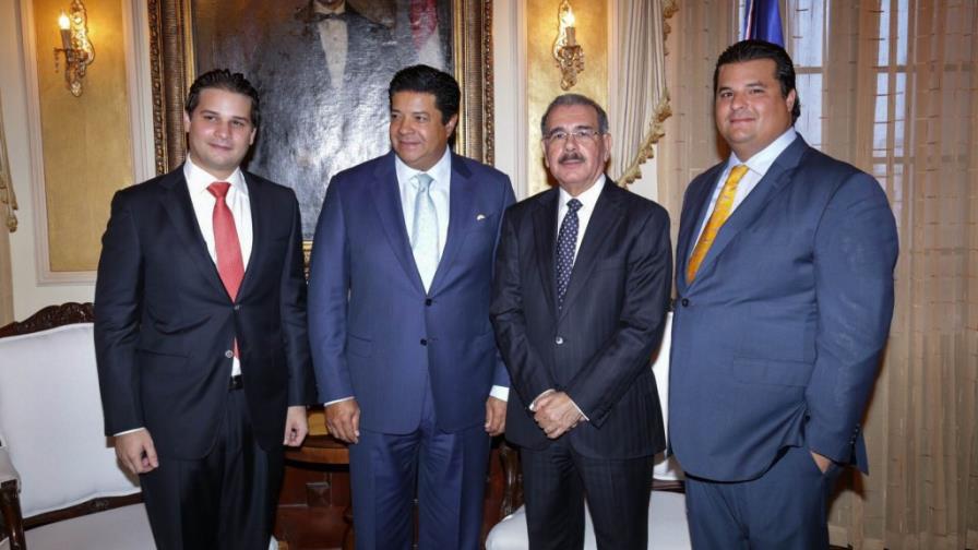 Presidente Medina recibe a Frank Jorge Elías y sus hijos
