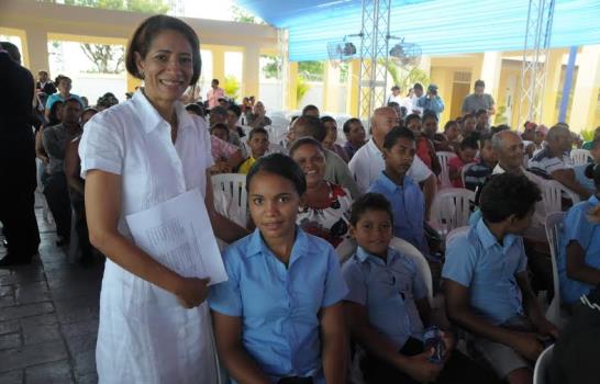 Presidente Medina entrega 97 aulas en la provincia Duarte