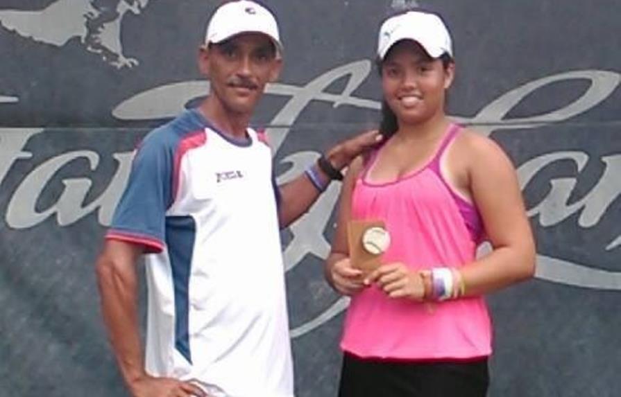 Centro Desarrollo Junior Tennis Champions otorga beca a dominicana Karla Portalatín