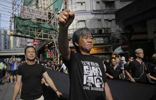 Miles de manifestantes desafían de nuevo a Pekín para pedir democracia
